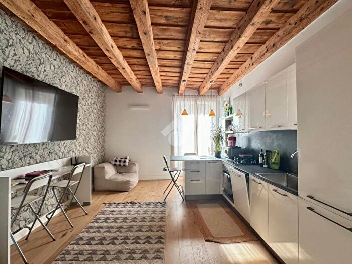 Appartamento monolocale in affitto in Via San Tomaso, Corridoni, Bergamo