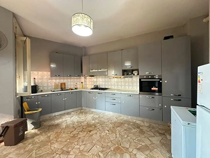 Appartamento con 6 locali in vendita in Via Giacomo Leopardi, Cortemaggiore