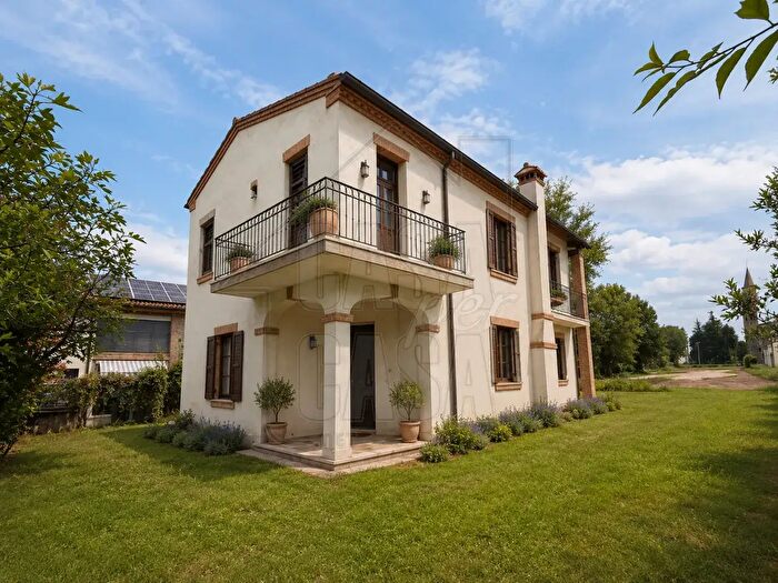Casa quadrilocale in vendita in Via Deserto, Este