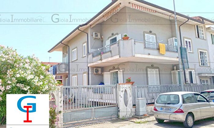 Appartamento in vendita in Via Latina Mondragone Campania, Mondragone