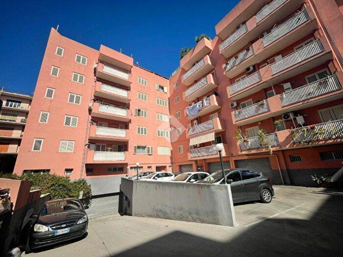 Appartamento quadrilocale in vendita in Via Intermedia Abate Sant Elia, Reggio Calabria