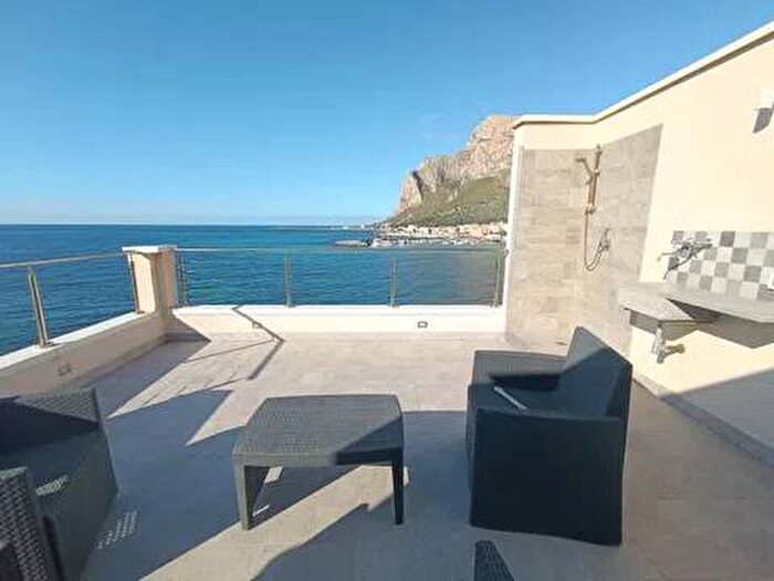 Casa quadrilocale in affitto in Via Plauto, Torretta