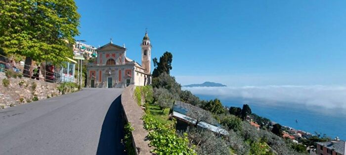Casa con 8 locali in vendita in Via Santa Maria Maddalena, Genova