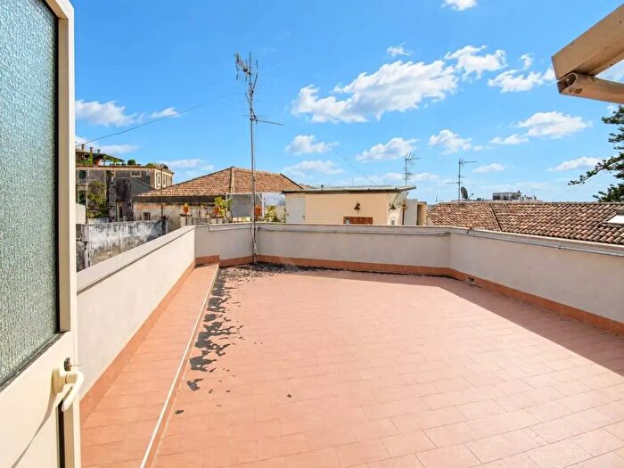 Casa con 6 locali in vendita in Via Vittorio Emanuele II, Acireale