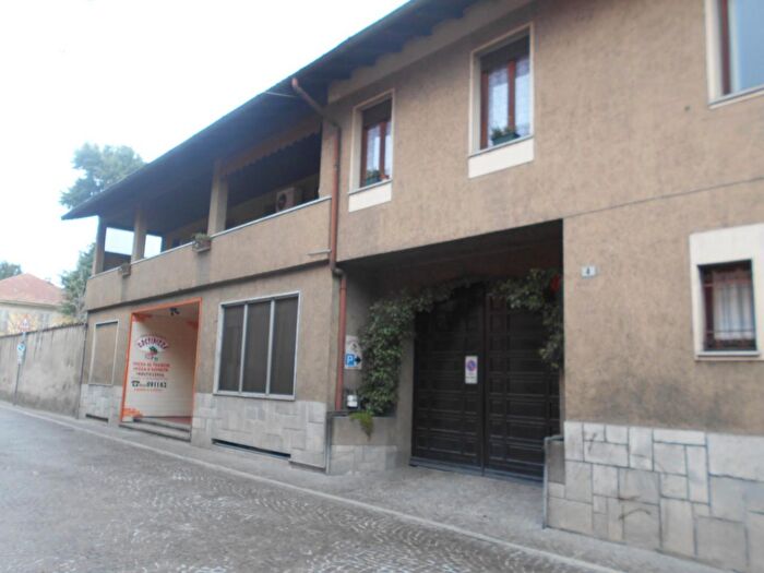Casa con 5 locali in vendita in Turbigo