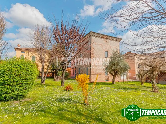 Casa con 6 locali in vendita in Via Stradella, Pontenure