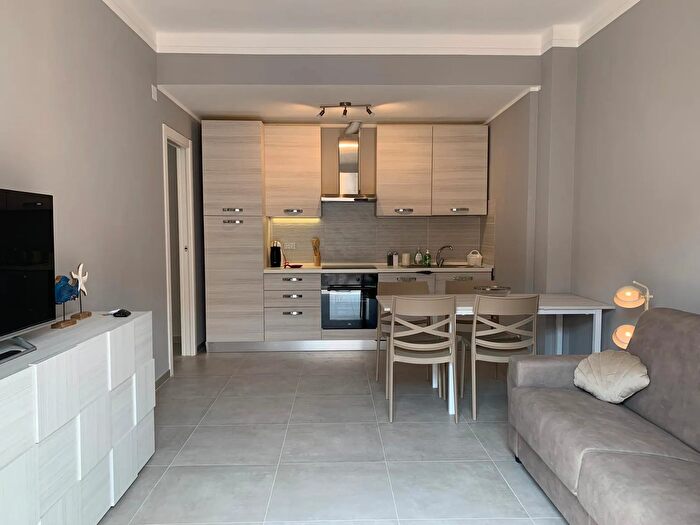 Appartamento bilocale in vendita in Via Leonardo da Vinci, Alassio