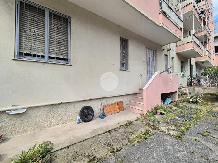 Appartamento bilocale in vendita in Via della Torrazza, Genova