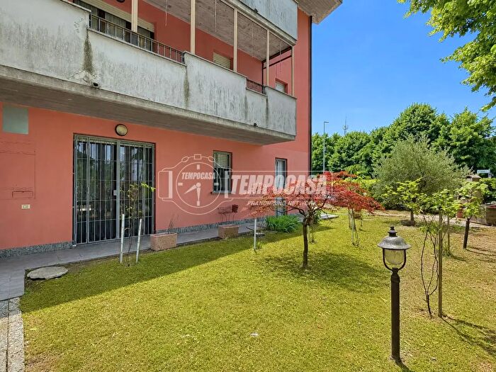 Appartamento trilocale in vendita in Via Alcide De Gasperi, Paullo