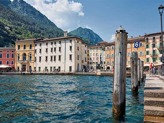 Appartamento bilocale in affitto in Via Fiume, Centro, Riva del Garda