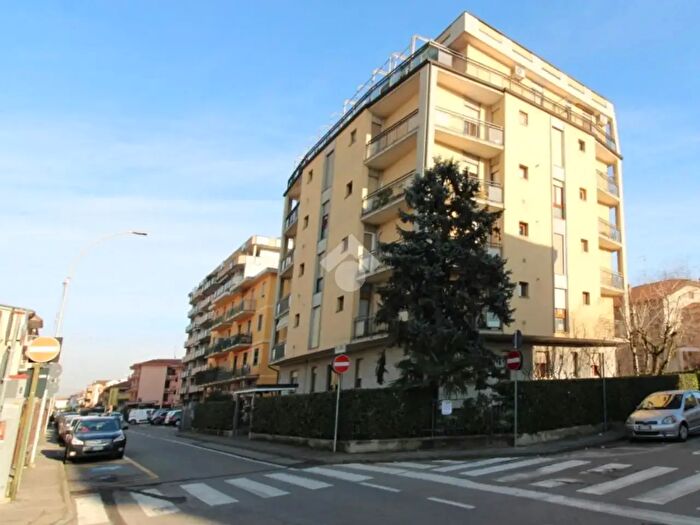 Appartamento trilocale in vendita in Via Natale Beretta, Arcore