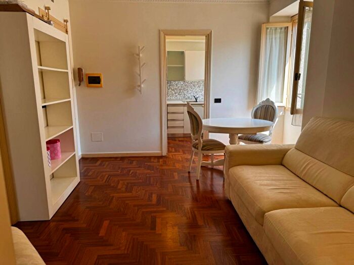 Appartamento trilocale in affitto in Via Moretto, Loggia Garibaldi, Brescia