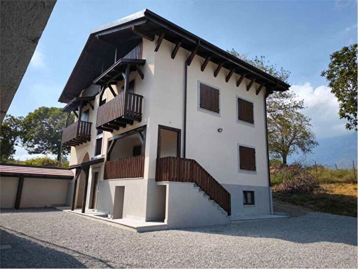 Casa con 6 locali in affitto in Strada Baroni, Centro, Bussoleno