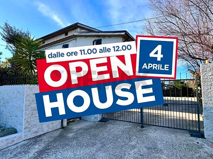 Casa con 6 locali in vendita in Contrada Alboreto, Ortona