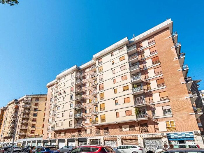 Appartamento bilocale in vendita in Via Licinio Murena SNC, Roma