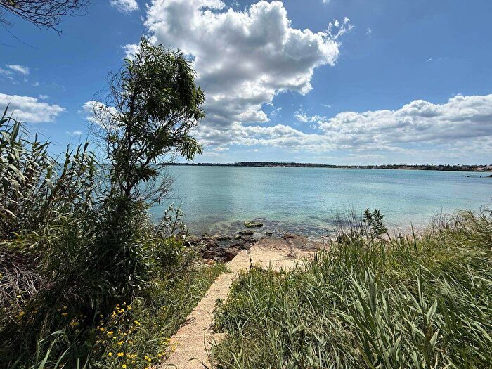 Casa con 8 locali in vendita in Siracusa
