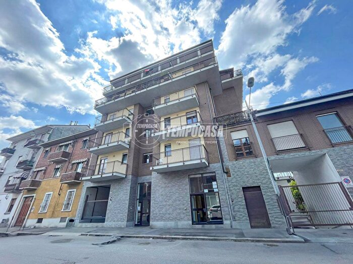 Appartamento quadrilocale in vendita in Via Giambattista Lulli, Torino