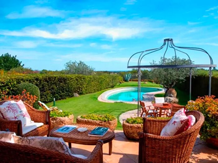 Casa con 6 locali in vendita in Pula