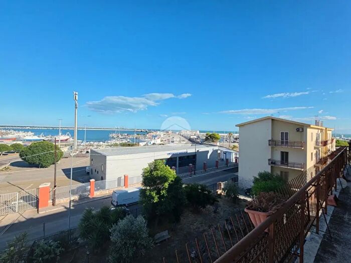 Appartamento con 5 locali in vendita in Viale Kenndy, Manfredonia