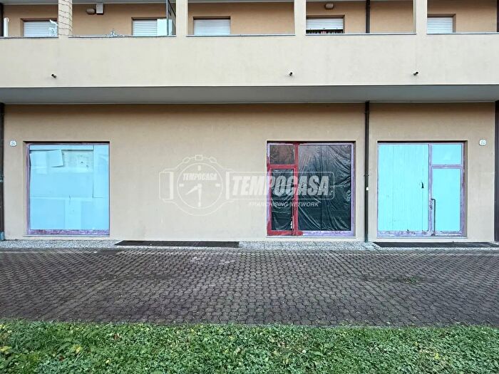 Appartamento con 5 locali in vendita in Via Artaria, Como