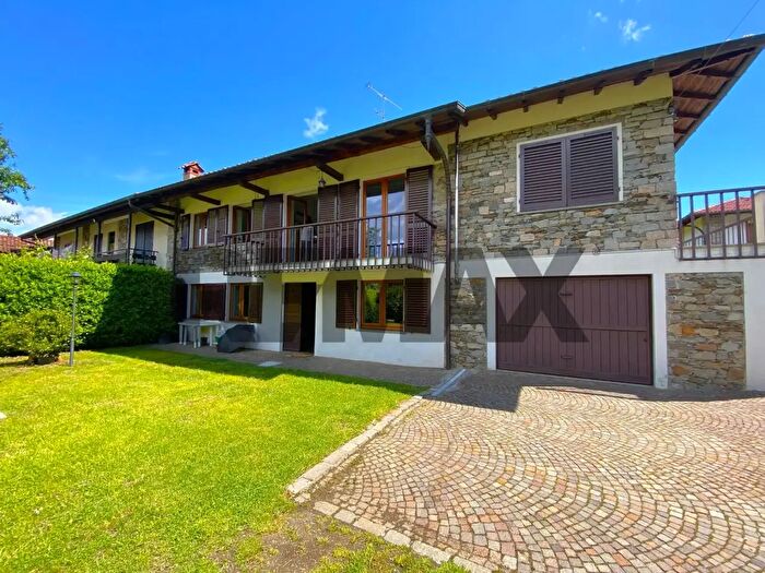 Casa con 5 locali in vendita in Via Castello, Gignese