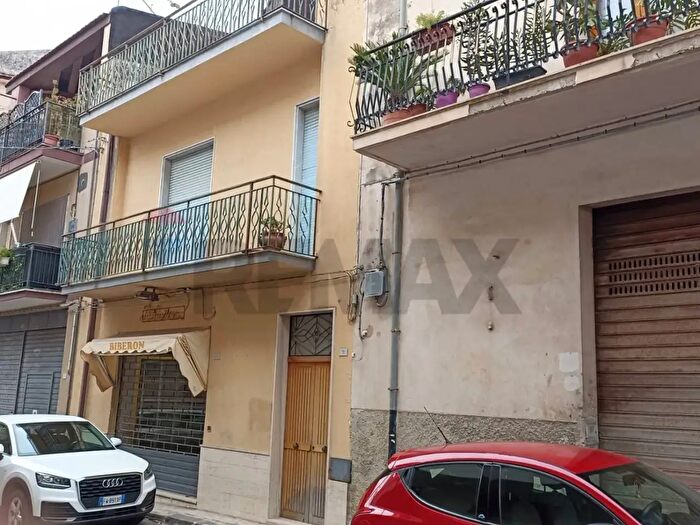 Casa con 8 locali in vendita in Via Madonna delle Grazie, Giarratana