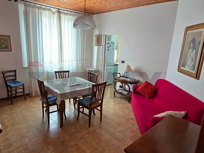 Appartamento quadrilocale in vendita in Via Vittoria, Tresignana