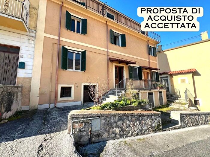 Casa trilocale in vendita in Via Luigi Mariani Pescosolido Frosinone, Pescosolido