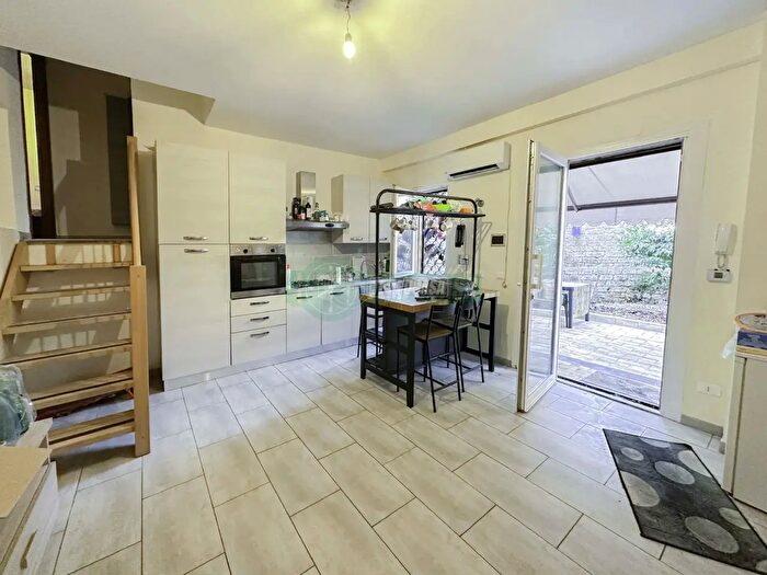 Appartamento trilocale in vendita in Via Monte Sirente, Anguillara Sabazia