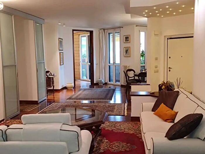 Appartamento con 5 locali in vendita in Via Rattazzi, Grosseto