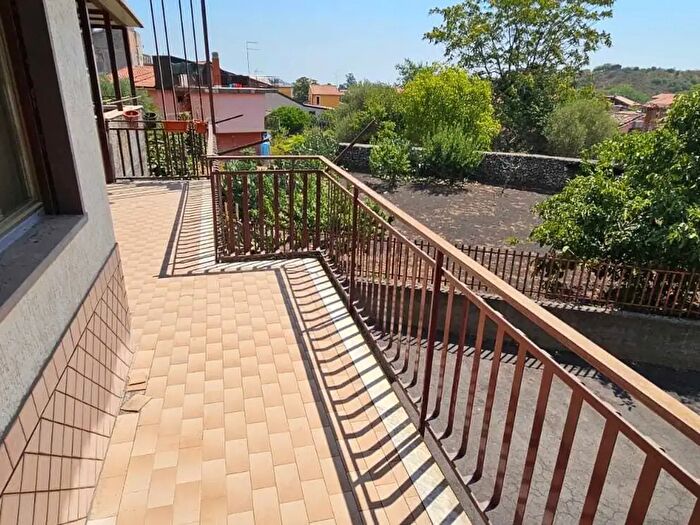 Appartamento quadrilocale in vendita in Pedara