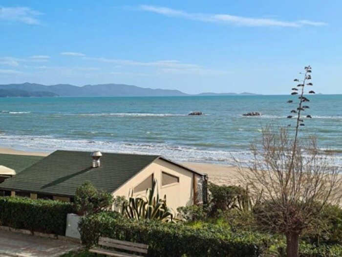 Appartamento bilocale in affitto in Viale Italia, Zona Nuova Pratoranieri, Follonica