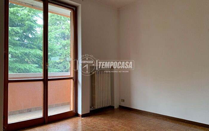 Appartamento trilocale in vendita in Via Annunciata, Merate