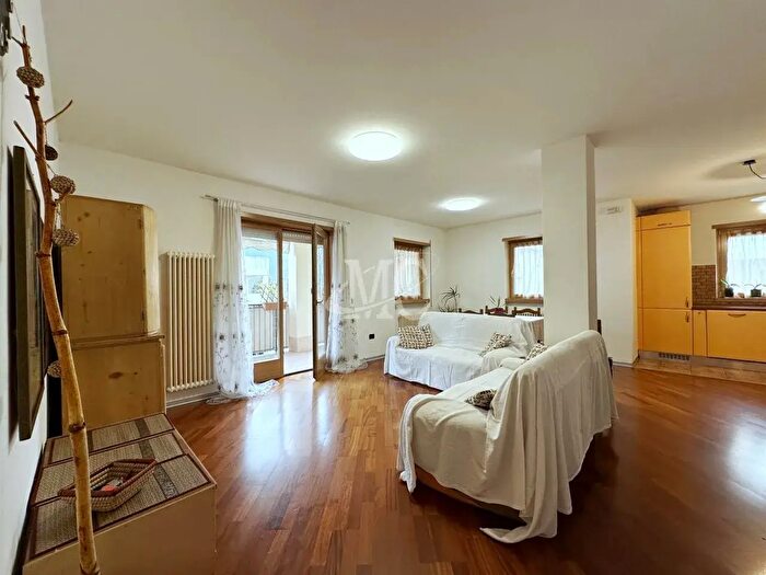 Appartamento quadrilocale in vendita in Via Venezia, Arco