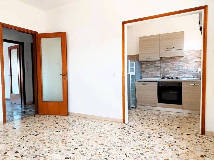 Appartamento quadrilocale in affitto in Via Giovanni Pascoli, Centro, Cascina