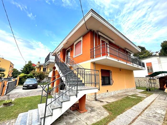 Casa con 6 locali in vendita in Via Riccardo Malfatti, Adria