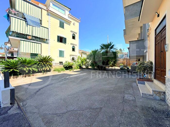 Appartamento bilocale in affitto in VIA CUMA, Centro, Bacoli