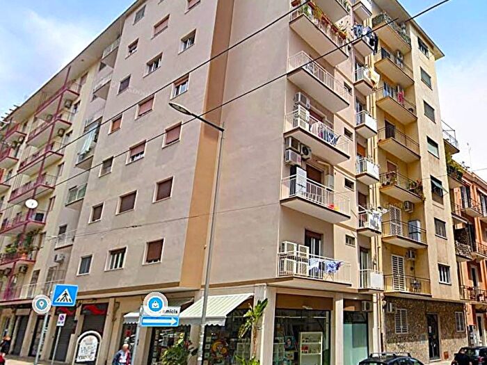 Appartamento quadrilocale in affitto in Viale della Repubblica, San Pasquale, Bari