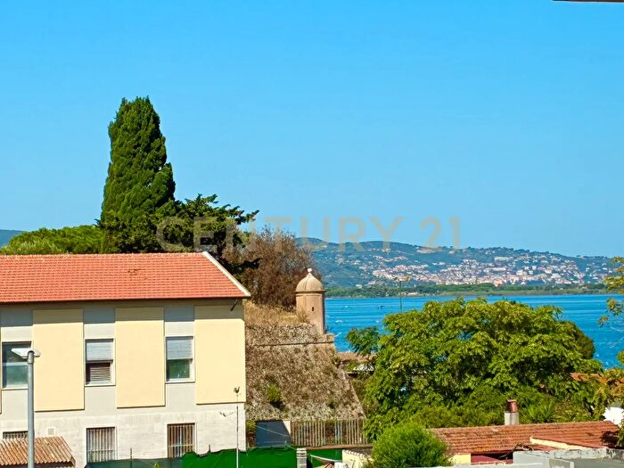 Appartamento quadrilocale in vendita in Via Vittorio Alfieri, Orbetello