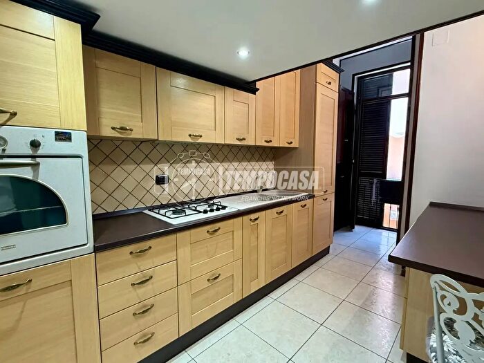 Appartamento bilocale in affitto in Via San Attanasio, Napoli