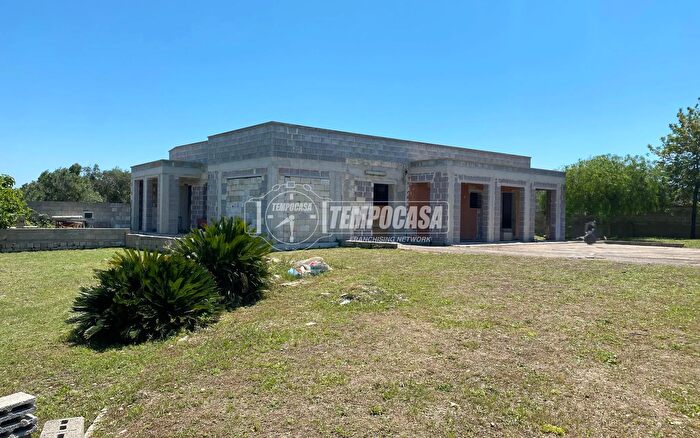 Casa con 8 locali in vendita in Sp Snc, Carpignano Salentino