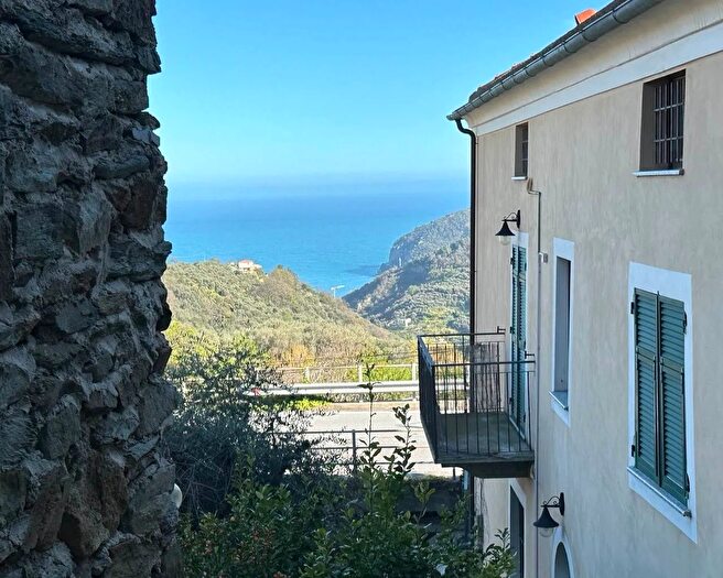 Appartamento bilocale in vendita in Noli Savona Sv, Noli