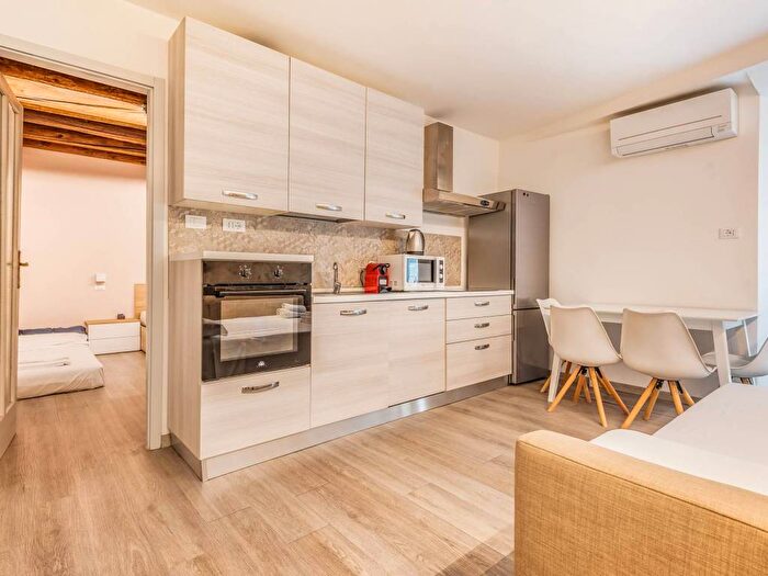 Appartamento bilocale in affitto in Piazza Lorenzo Mascheroni, Città Alta, Bergamo