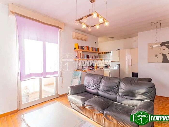 Appartamento trilocale in vendita in Via Valdagno, Milano