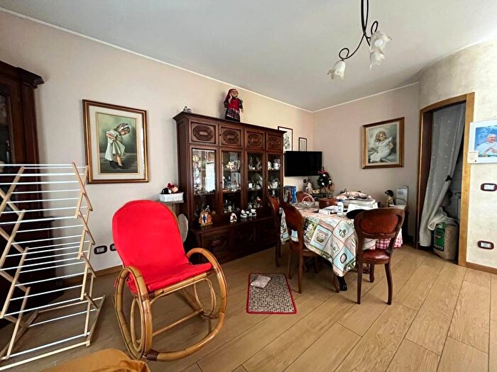Appartamento trilocale in affitto in Viale Alcide De Gasperi, Molteno
