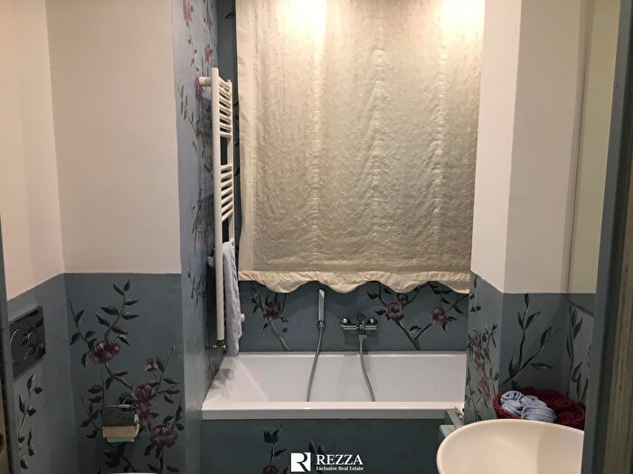 Casa con 8 locali in vendita in Via Appia Nord Velletri Rm Italia Pa, Velletri