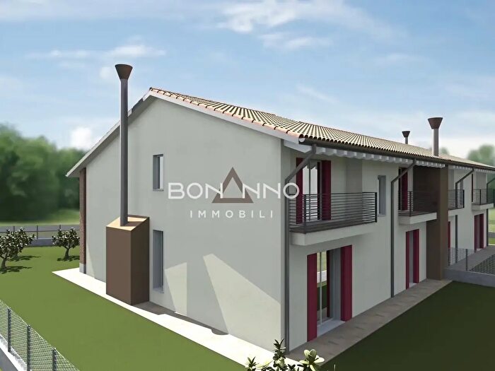 Casa con 8 locali in vendita in Via Roma, Resana