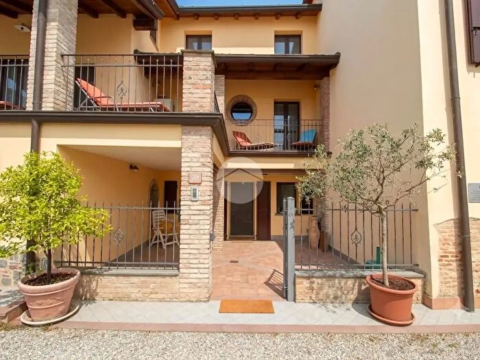 Appartamento trilocale in vendita in Via Ghiare, Montechiarugolo
