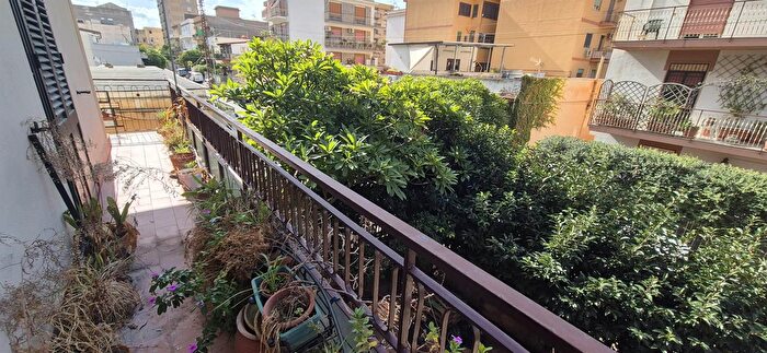 Appartamento trilocale in vendita in Palermo