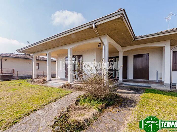 Casa con 5 locali in vendita in Via Cremona, Valle Salimbene